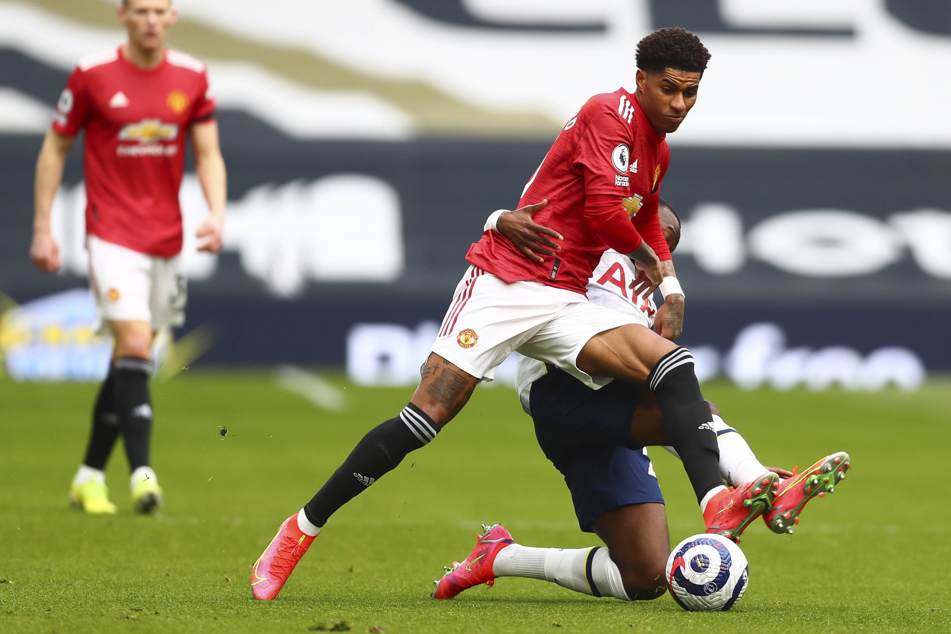 更换球员和 更换球员和